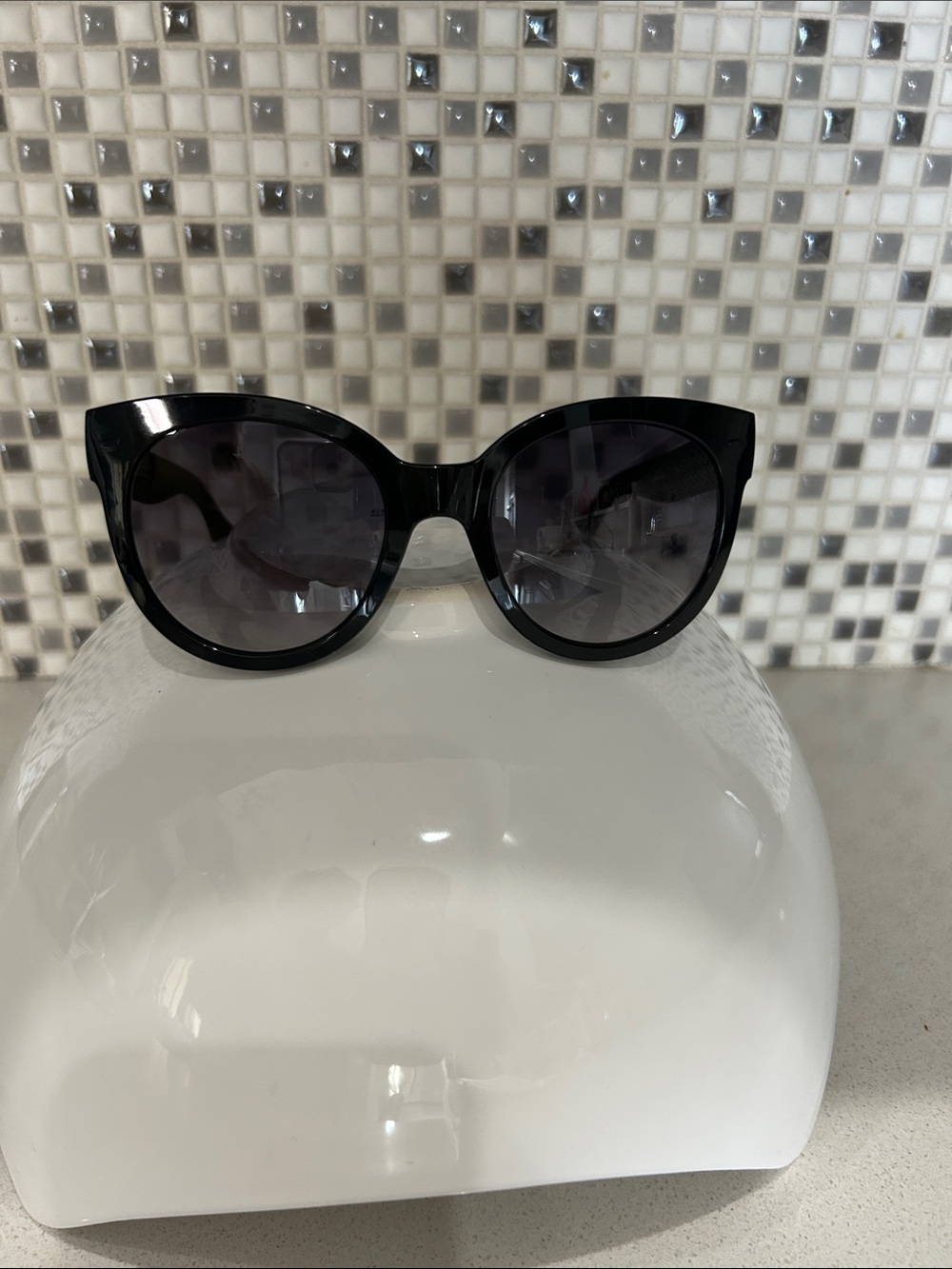 Havaianas Black Round Frame Sunglasses- Women’s